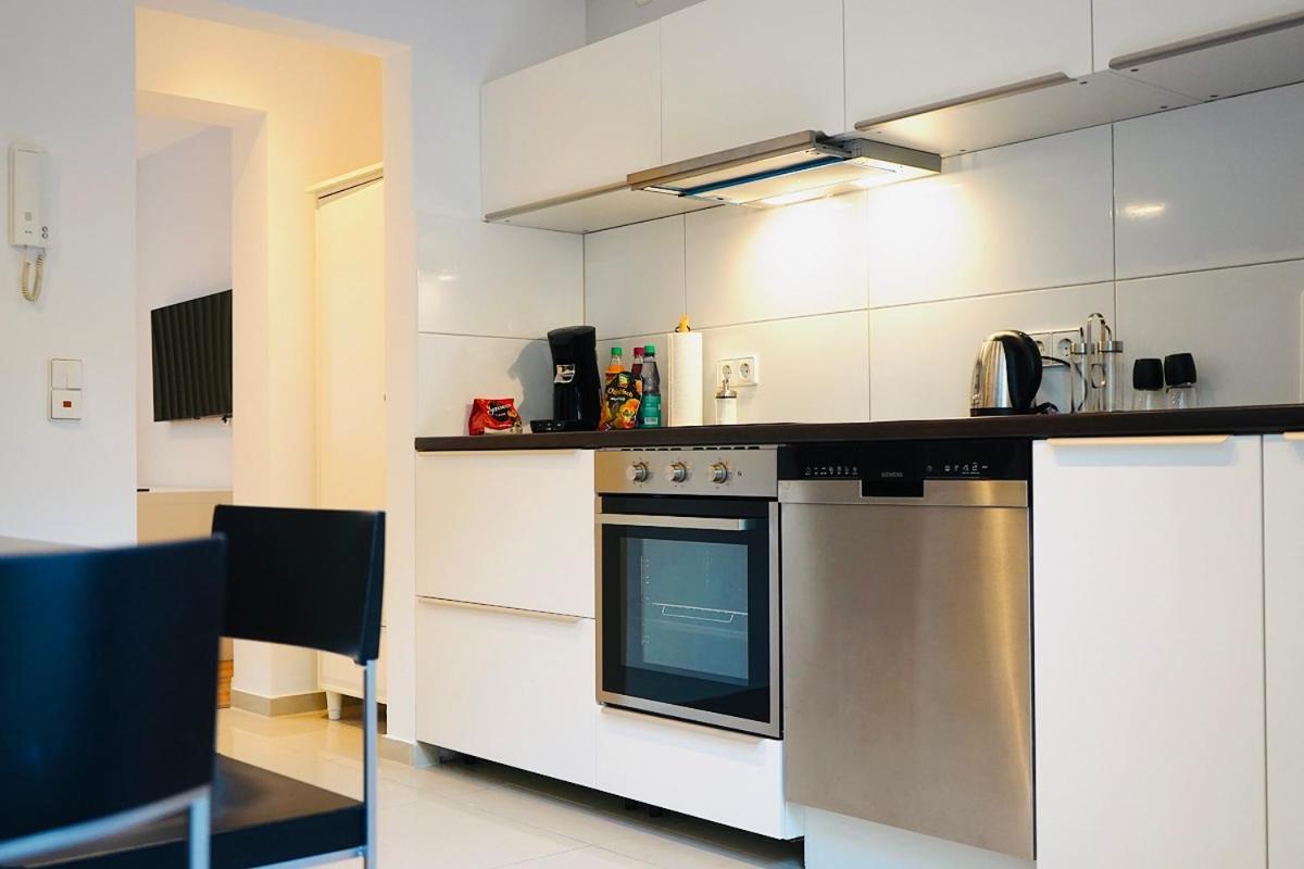 Haus Im Gruenen Fuer 6 Personen-3 Schlafzimmer- 3 Baedern -Waschmaschine-Grosse Terrasse- Vollausgestattete Kueche Wolfsburg Bagian luar foto